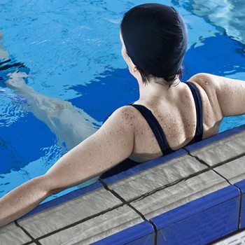 Ginnastica e fisioterapia in piscina